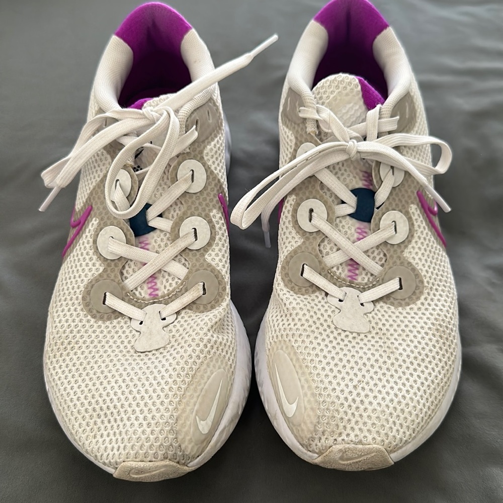 Nike Renew Sneakers